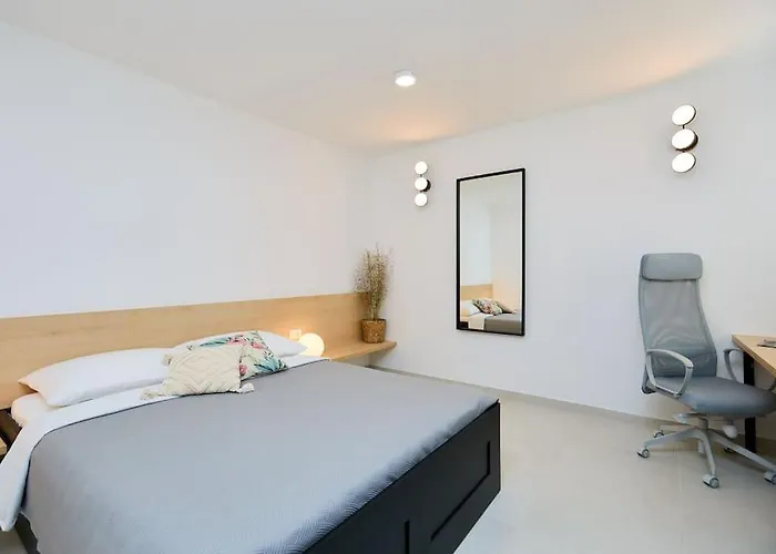 Luxe Retreat In Lapad - Seaside Lägenhet