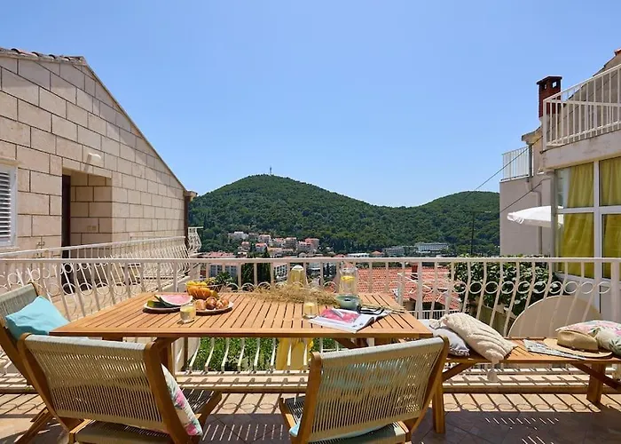 Luxe Retreat In Lapad - Seaside