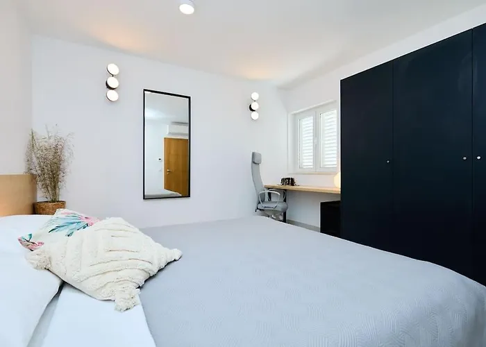 Luxe Retreat In Lapad - Seaside Lägenhet